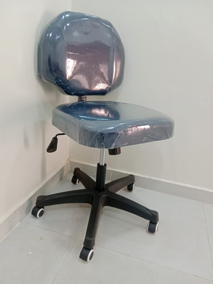 كرسي طبيب عريض