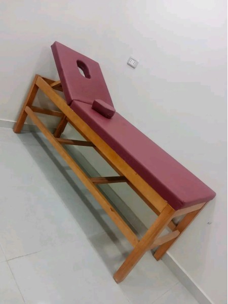 سرير كشف خشب  