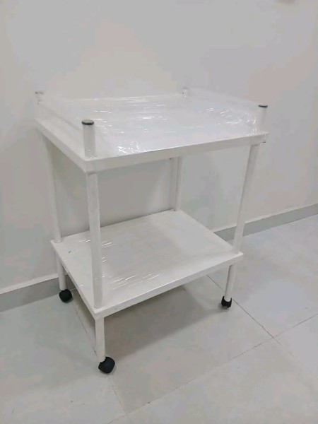 ترابيزة غيار وادوات طبية للعيادات والمستشفيات 